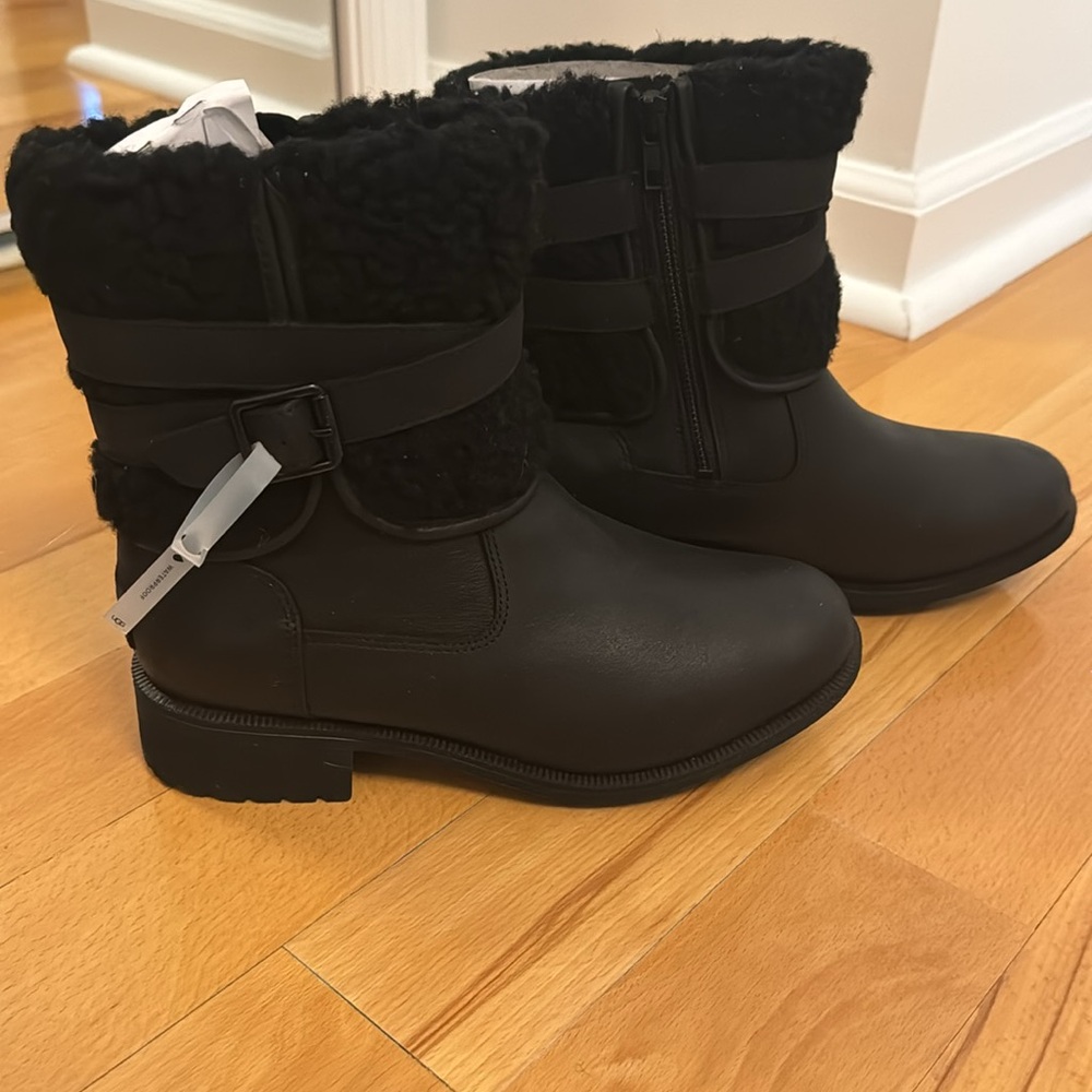 NEW Never Worn UGG W BLAYRE BOOT IV Size 7.5 US
